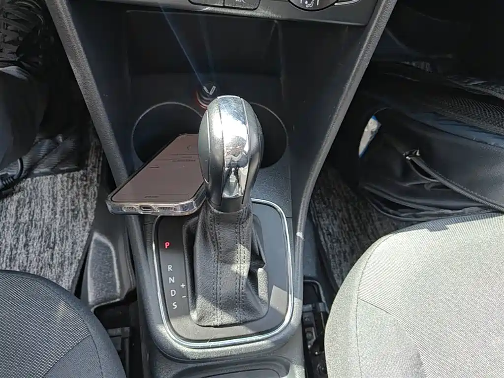 Volkswagen Polo 2014 1.6L Automatic Comfort Edition фото 14