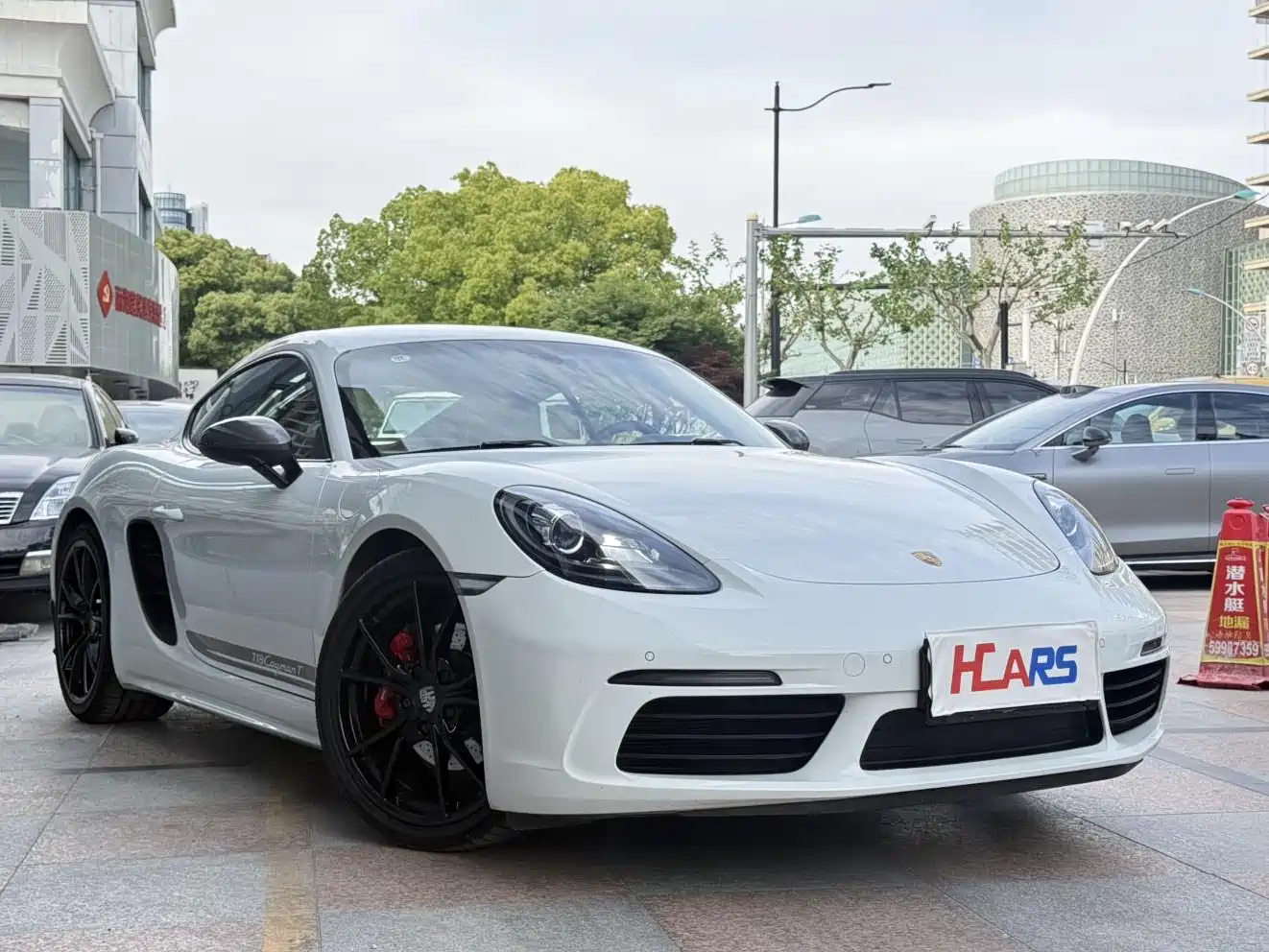Photo 18 - Porsche 718