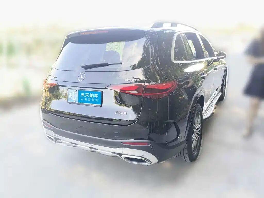 Photo 2 - Mercedes-Benz GLC