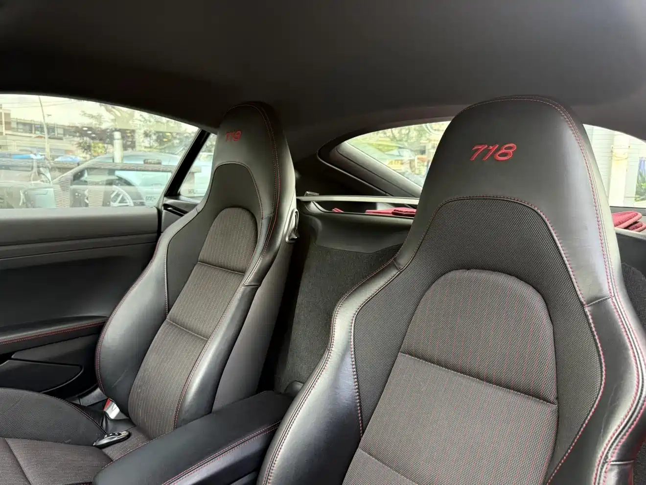 Photo 9 - Porsche 718