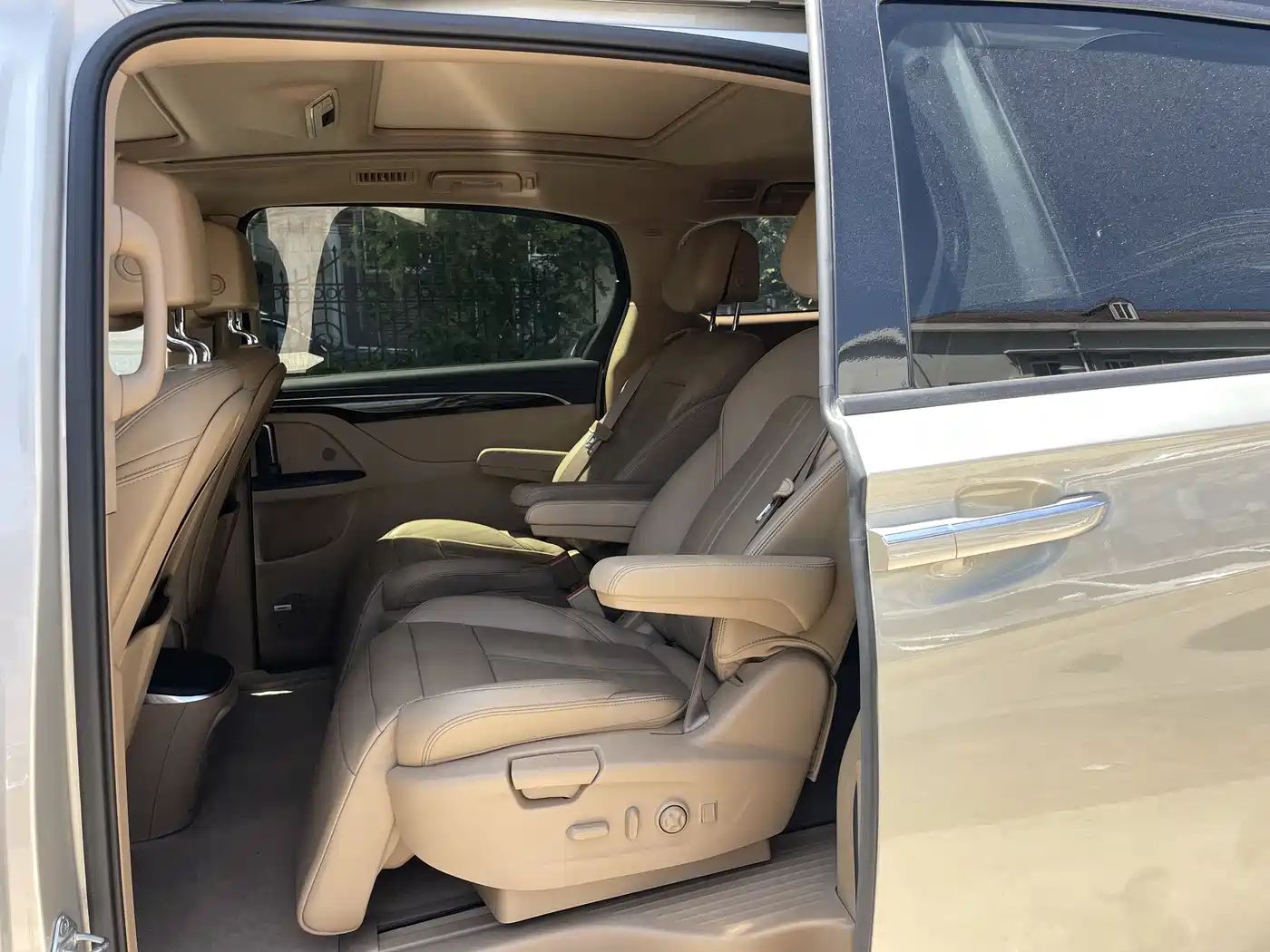 Buick GL8 2018 ES 28T Flagship Type China VI фото 18