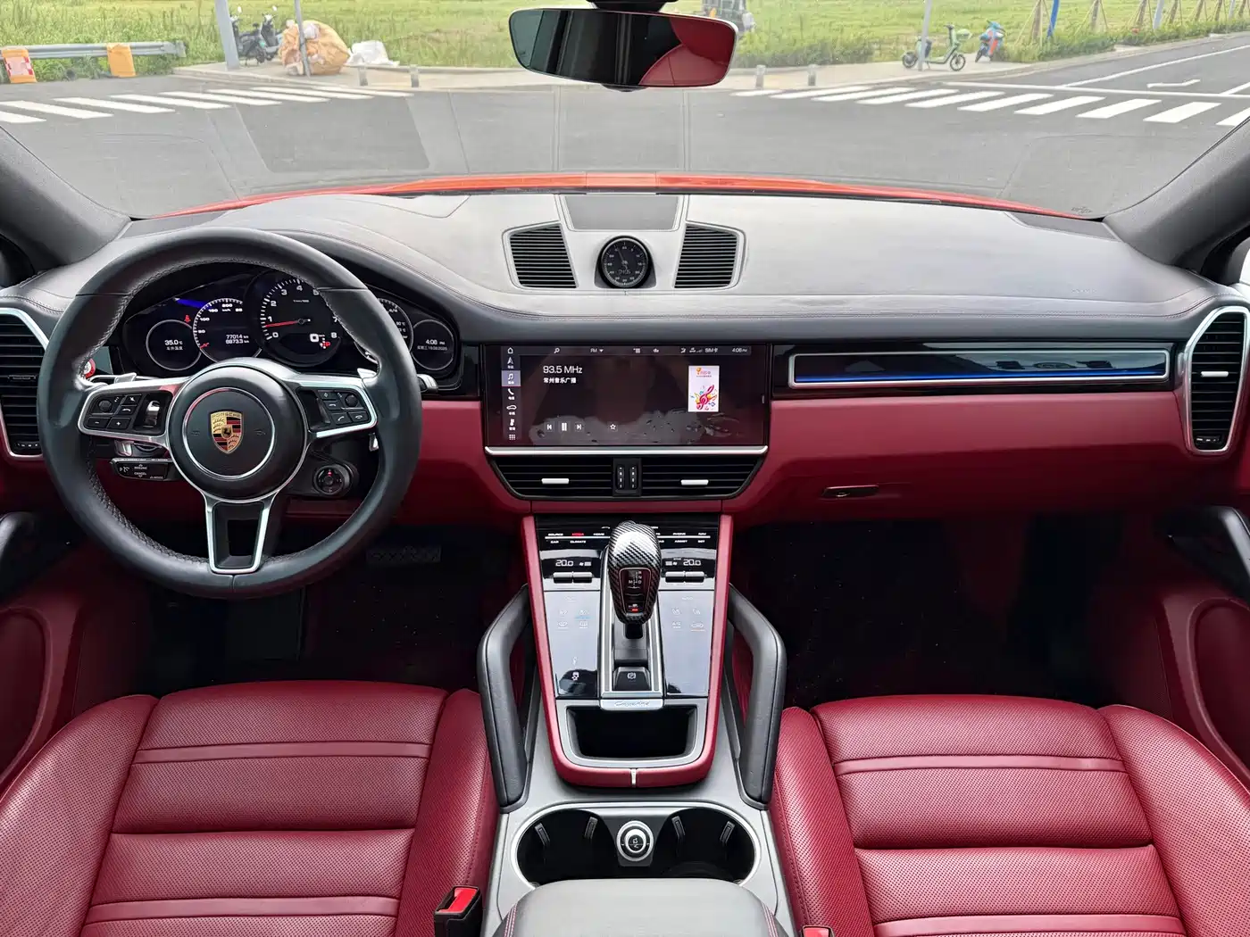 Photo 13 - Porsche Cayenne