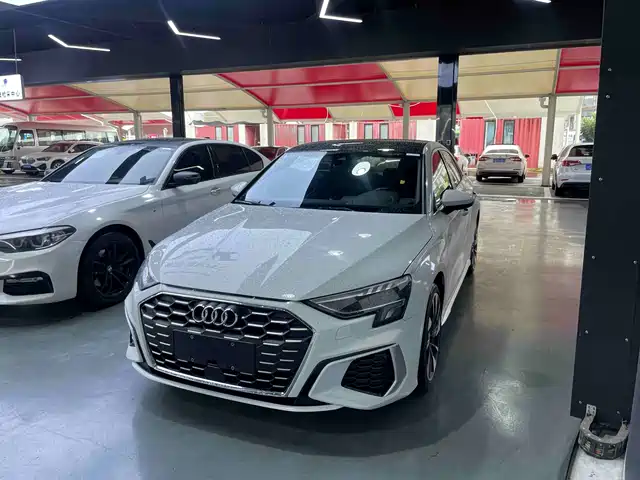 Audi A3 Рестайлинг, A3L Limousine 35 TFSI, Стиль Спорт