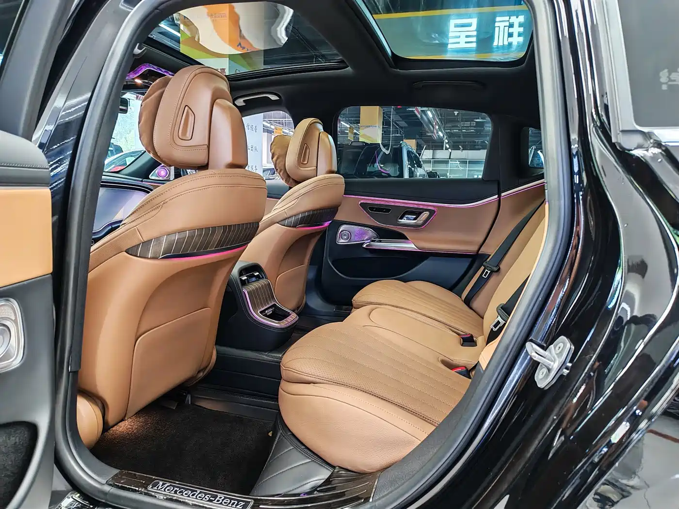 Mercedes-Benz E-Class New Energy 2024 2024 E 350 e L Plug-in Hybrid Sedan