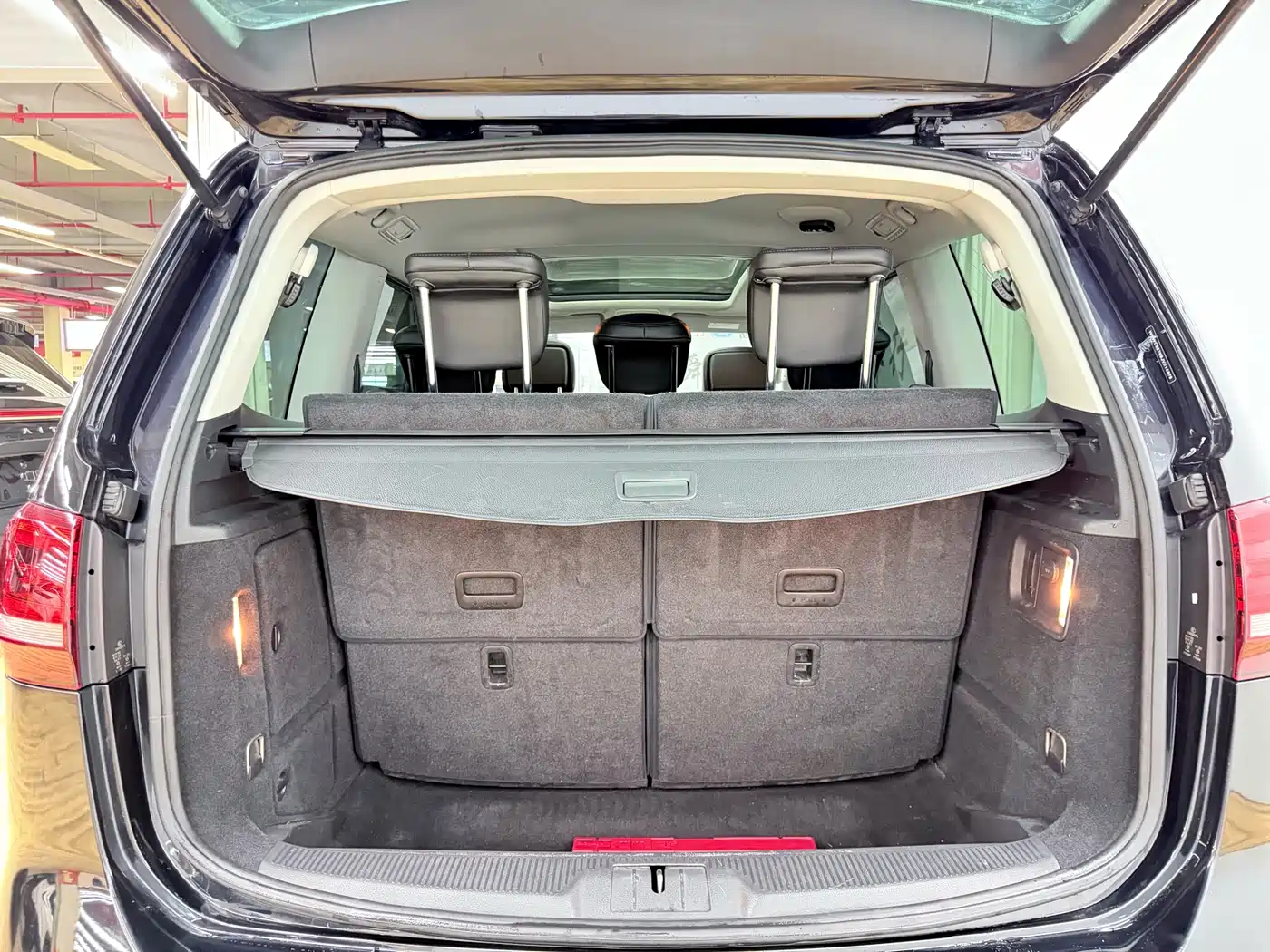 Volkswagen Sharan 2018 380TSI Comfort 7-Seater фото 16