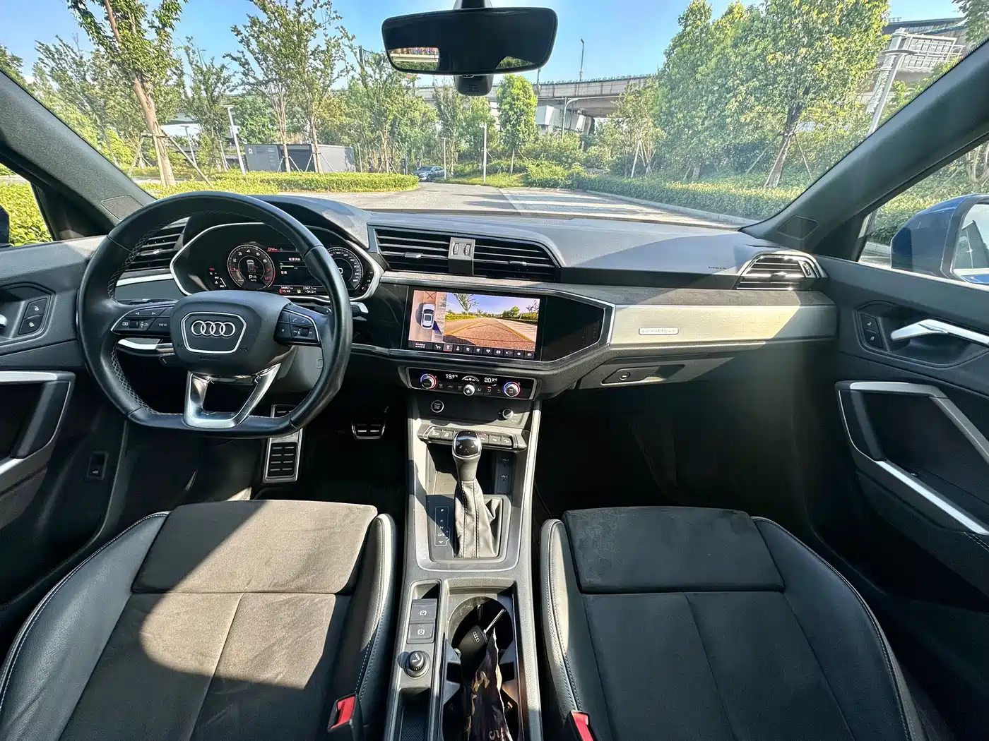 Фото 8 - Audi Q3