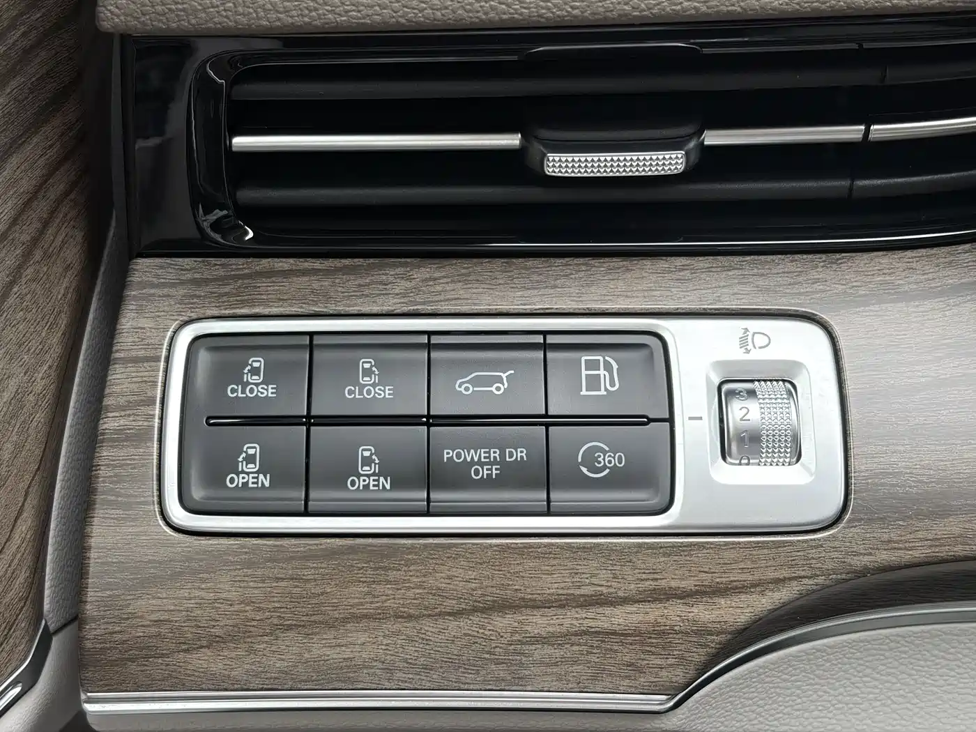 Roewe iMAX8 EV 2025 2026 1.5T DMH High-End Edition
