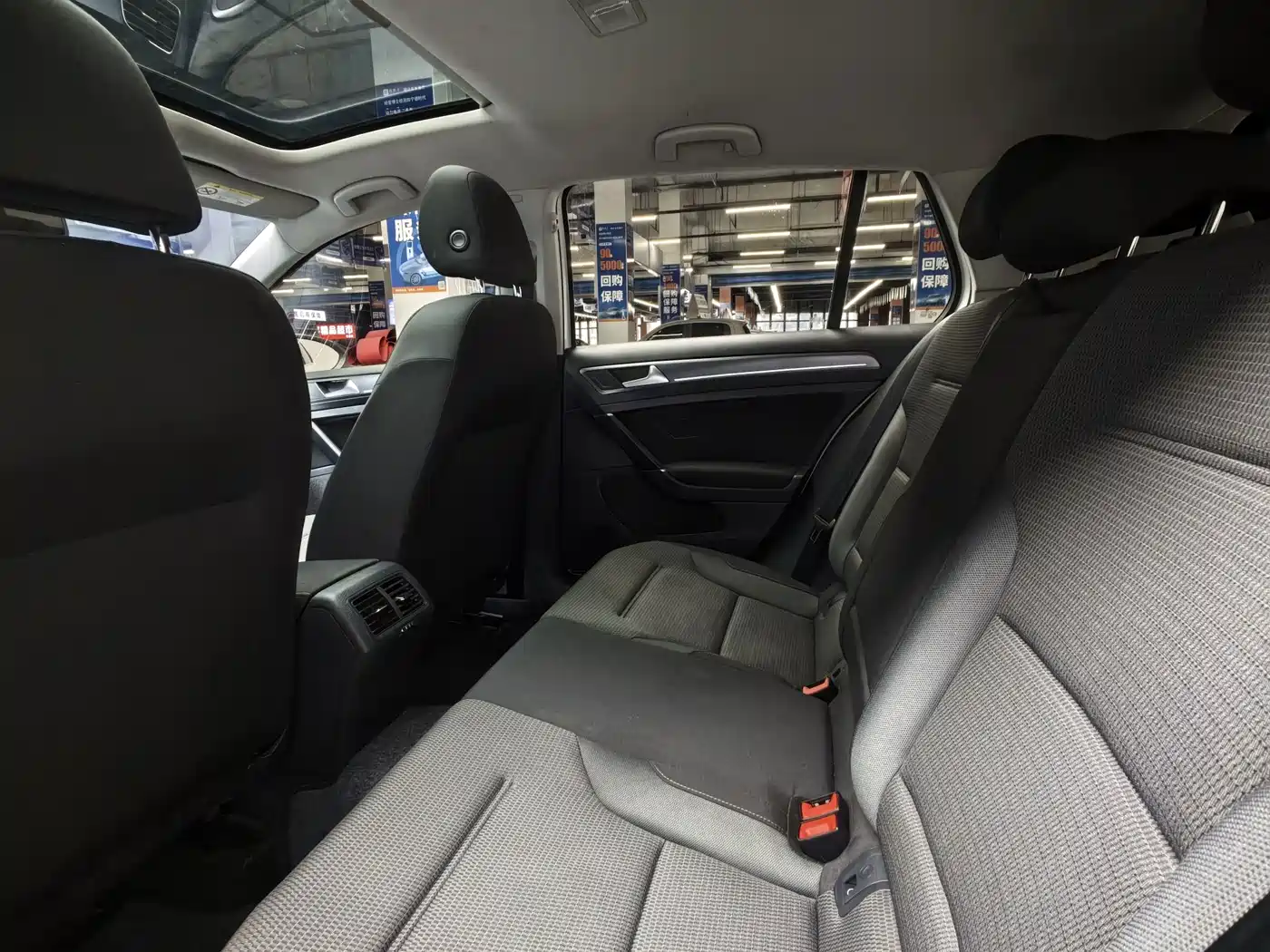 Фото 6 - Volkswagen Golf