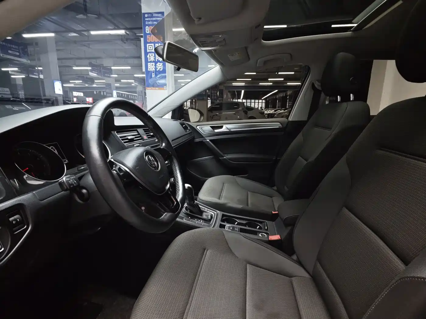 Фото 5 - Volkswagen Golf