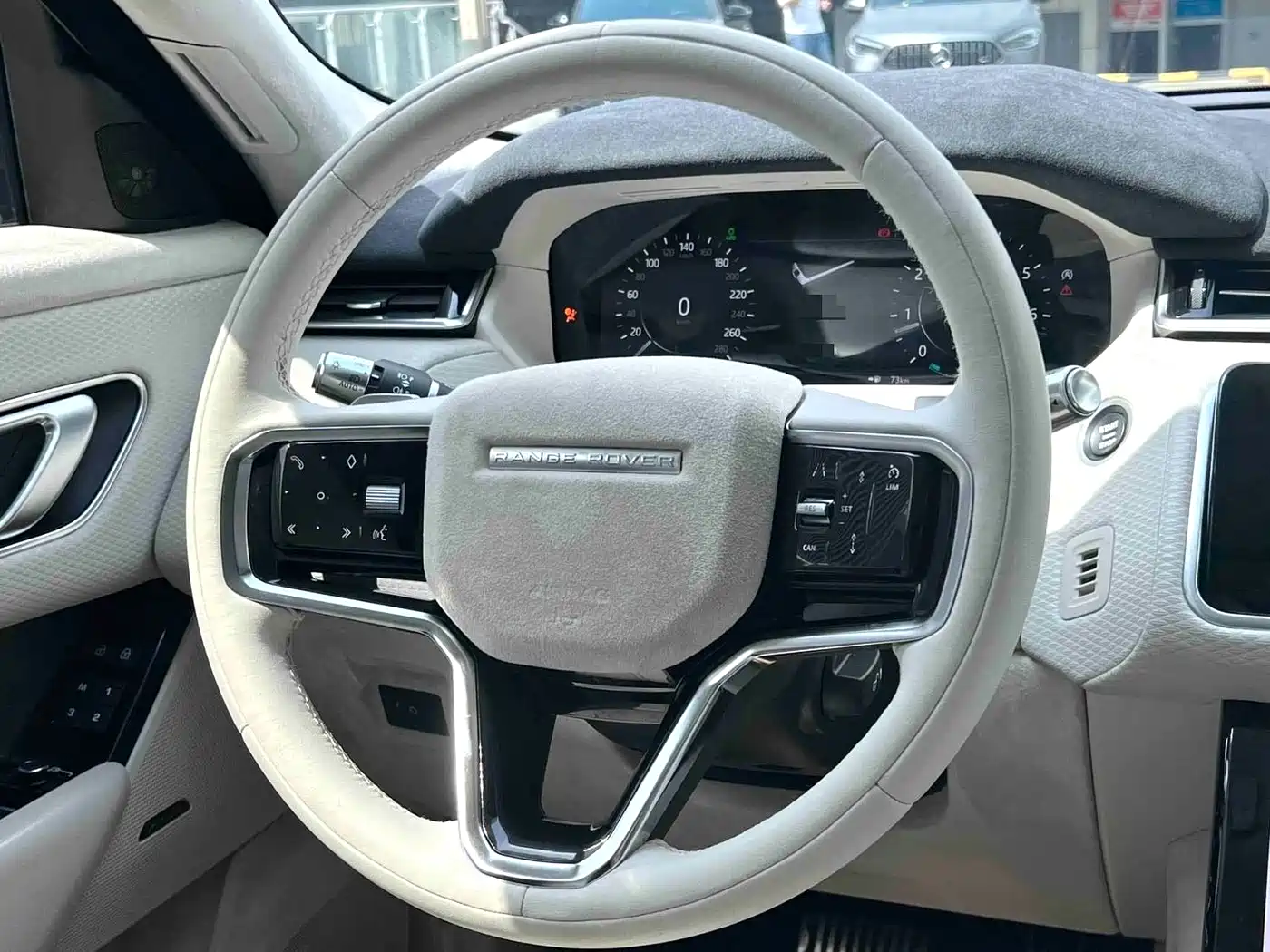 Land Rover Range Rover Velar 2021 P250 Gloss Black Collector's Edition фото 6