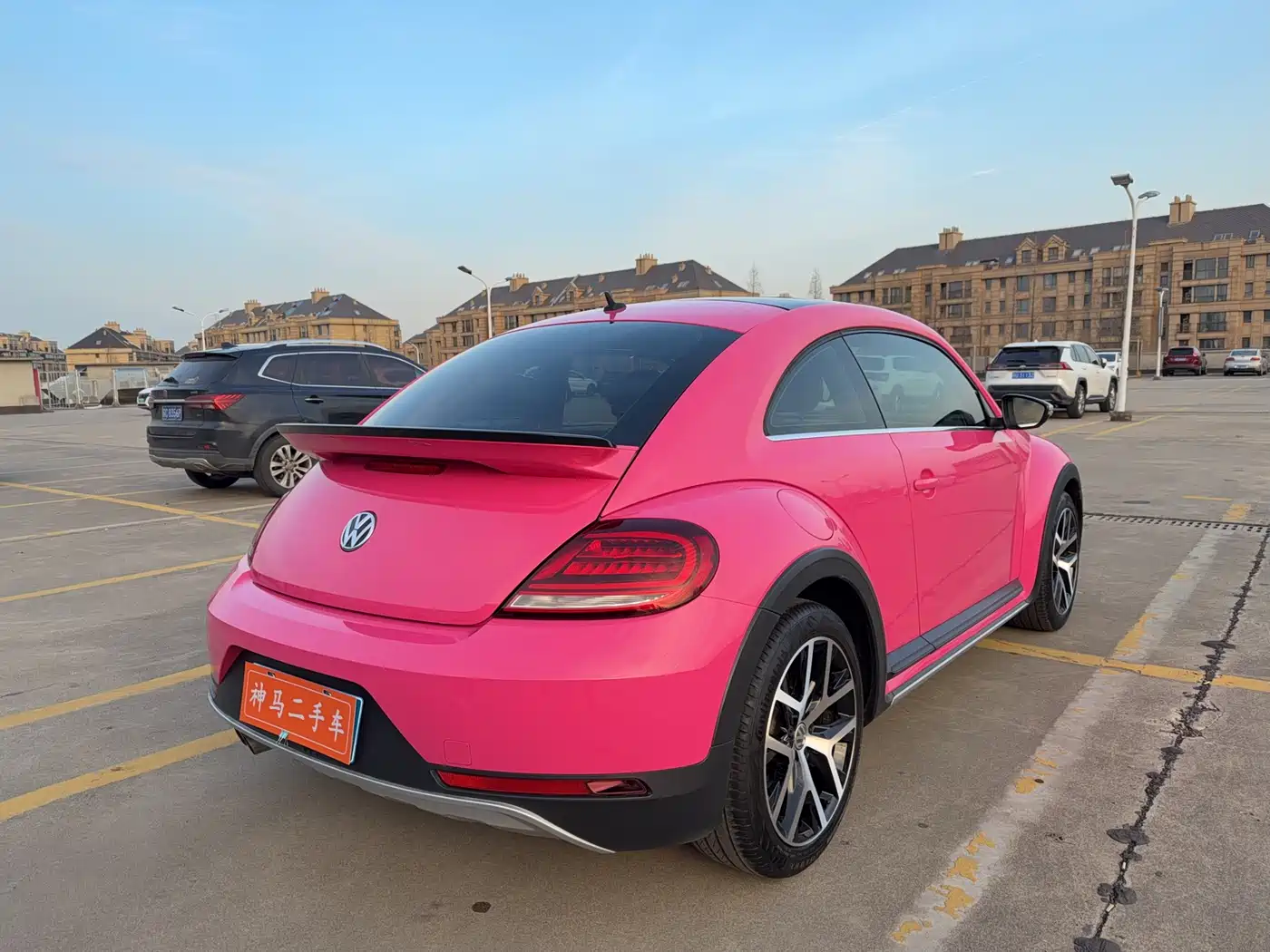 VOLKSWAGEN BEETLE