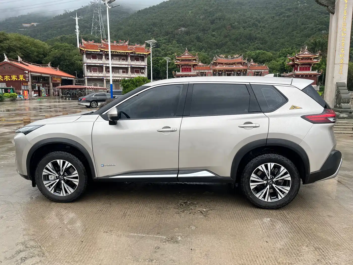 NISSAN QIJUN