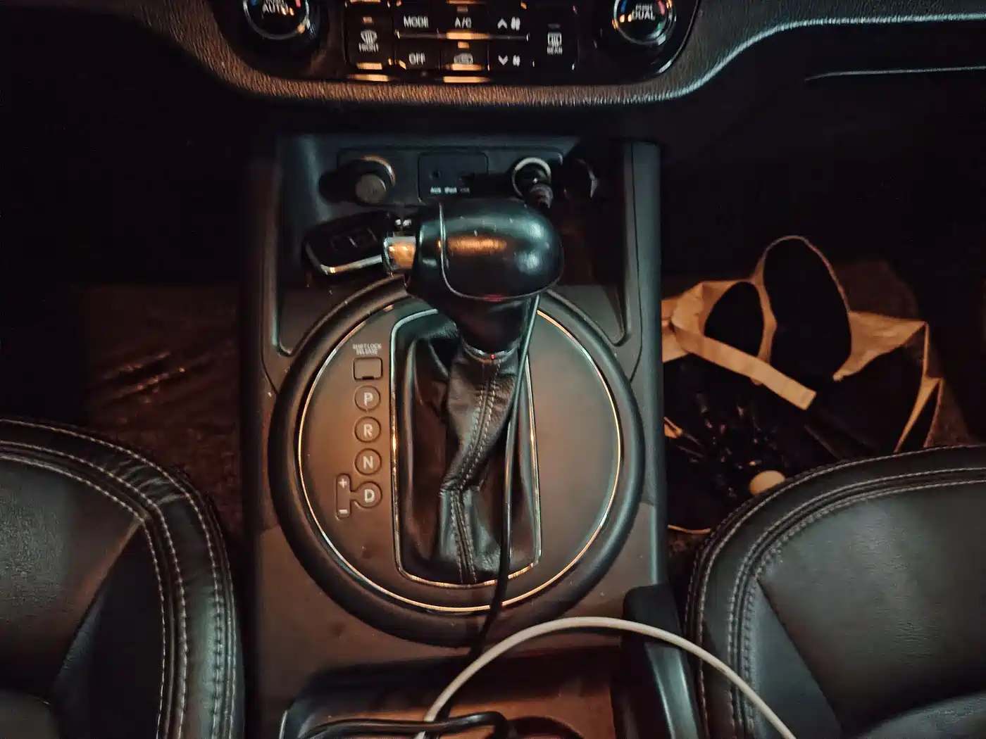 Kia Sportage 2011 2.0L Automatic 2WD GLS фото 8