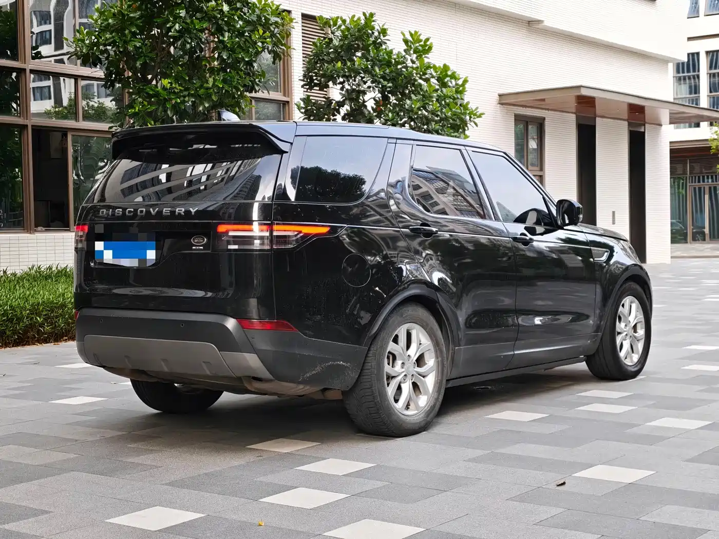 Photo 5 - Land Rover Discovery