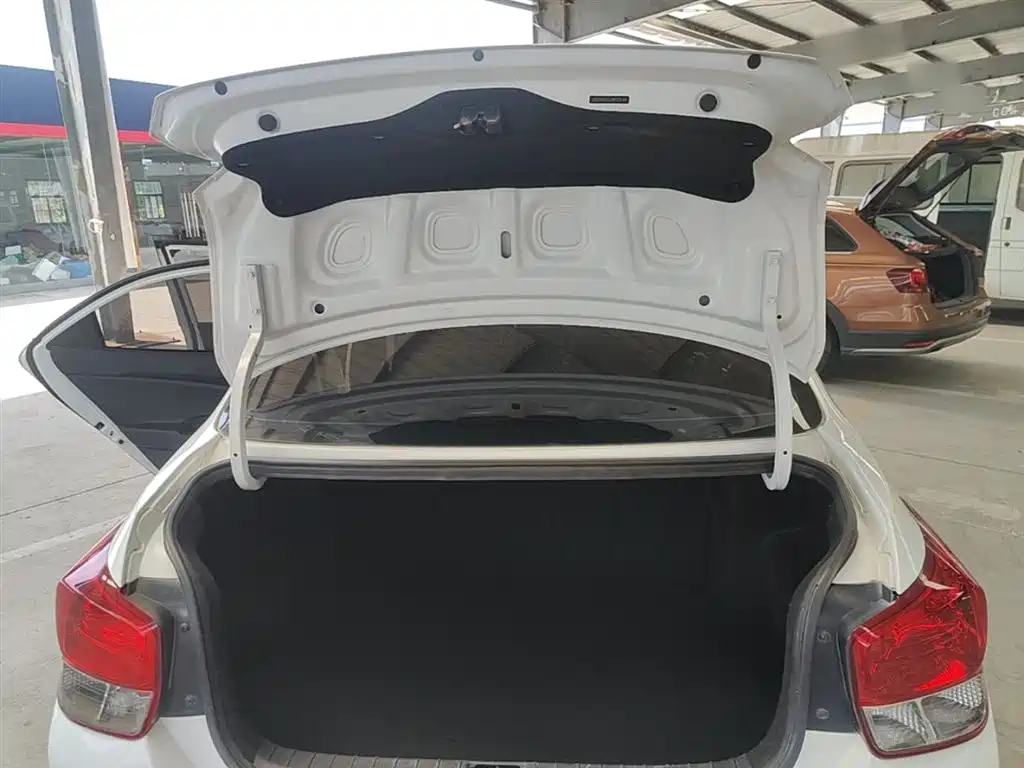 Hyundai Verna 2017 1.4L Auto Jump Edition (China V) фото 19