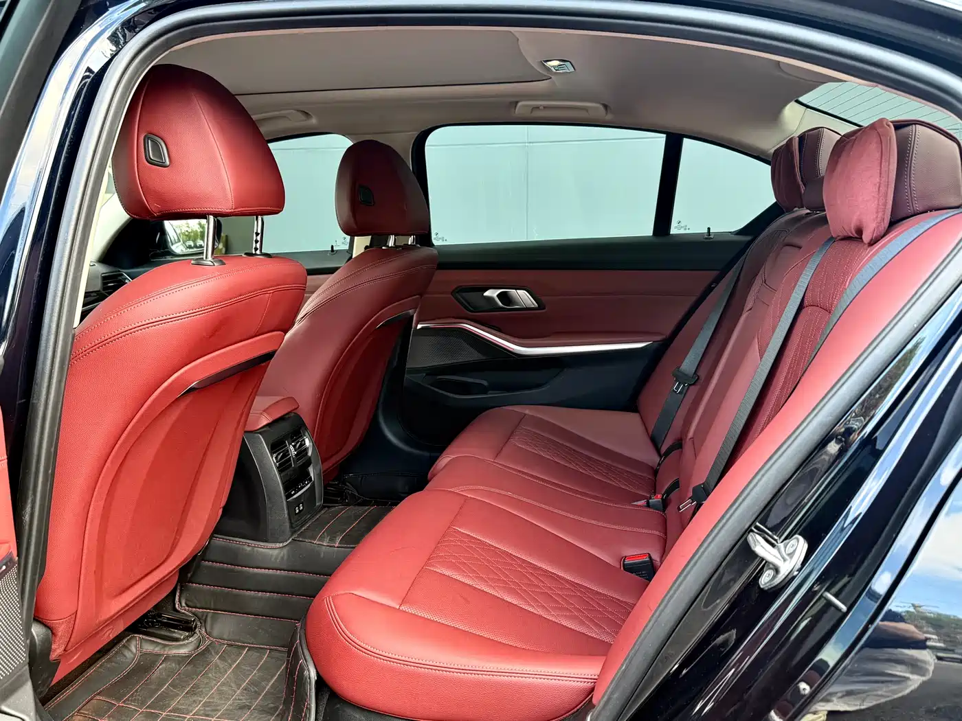 BMW 3 Series 2023 325Li M Sport Package фото 6