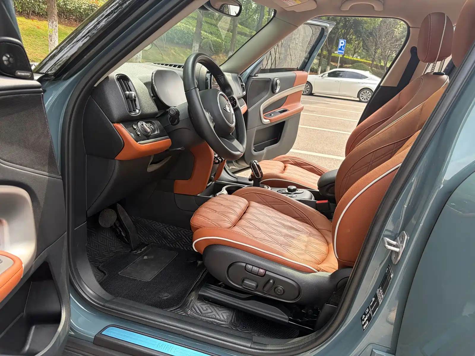صورة 14 - MINI COUNTRYMAN