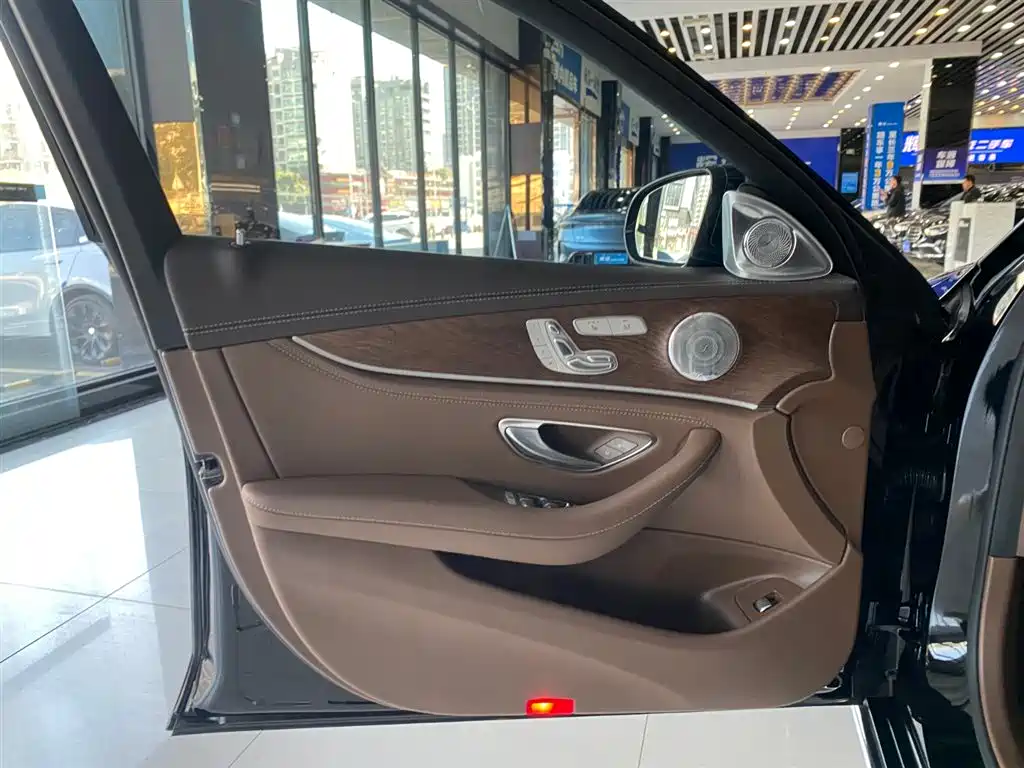 Mercedes-Benz E-Class 2023 E 300 L Luxury фото 16