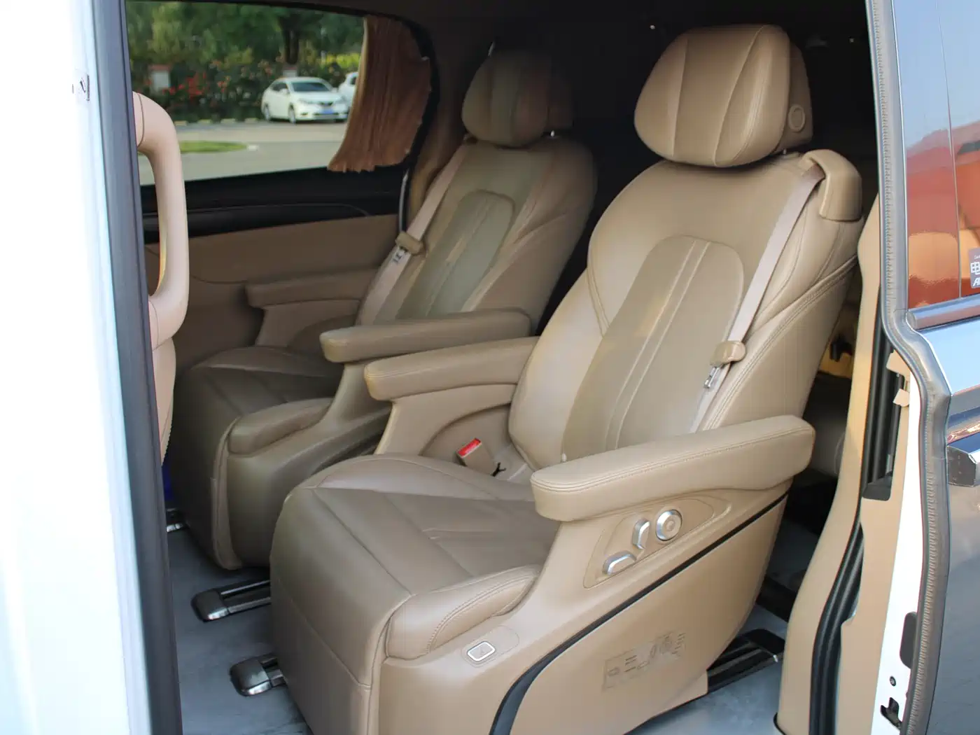 Buick GL8 2021 ES Landlord 653T Smart Flagship фото 21