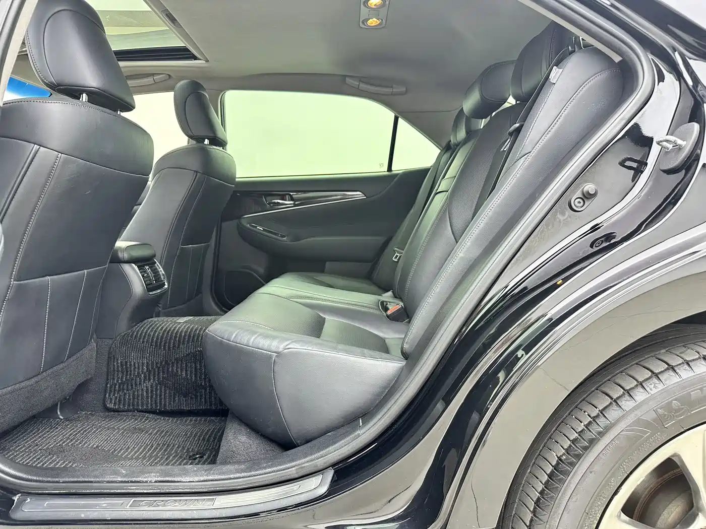 Toyota Crown 2015 2.5L Smart Edition фото 9