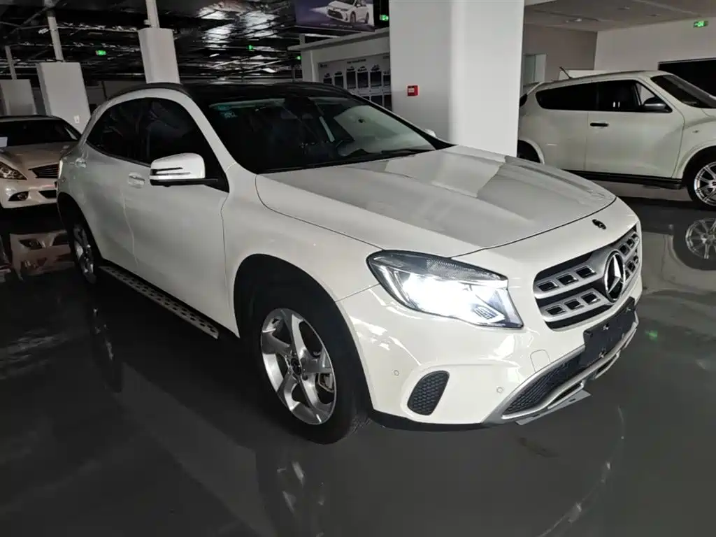 Mercedes-Benz GLA 2018 GLA 200 Dynamic фото 4