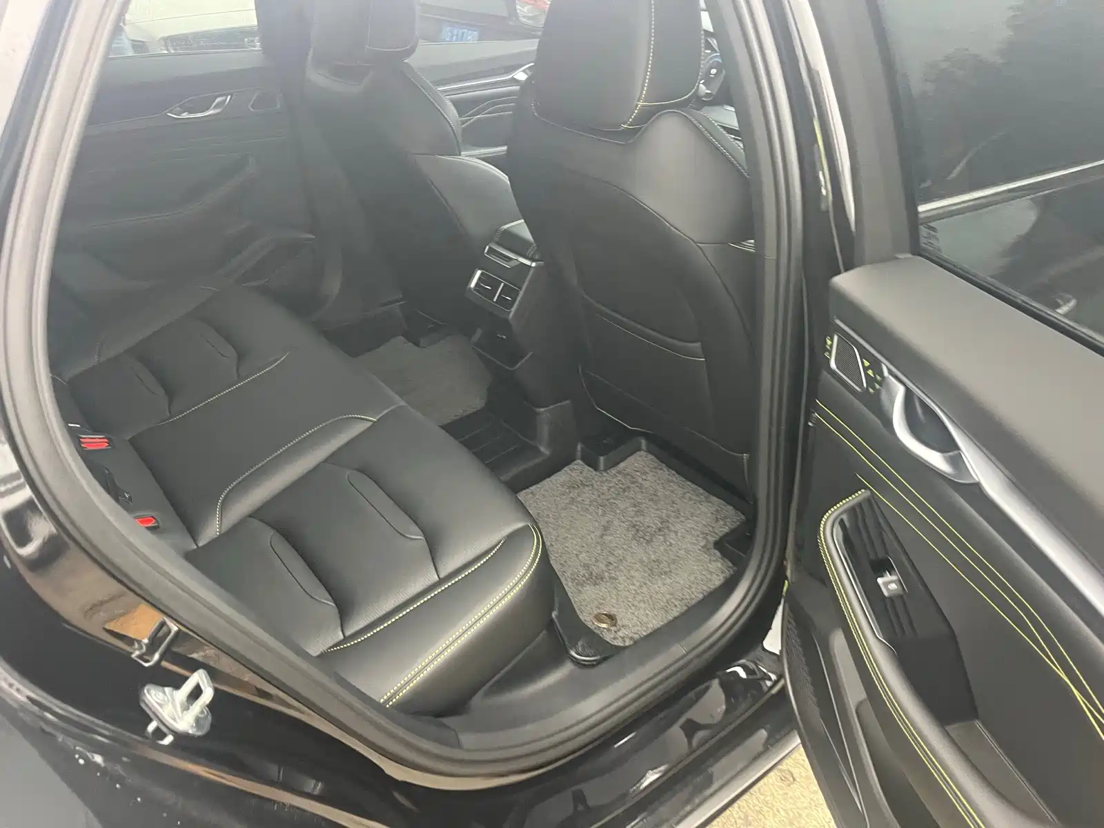 Фото 9 - Geely Preface