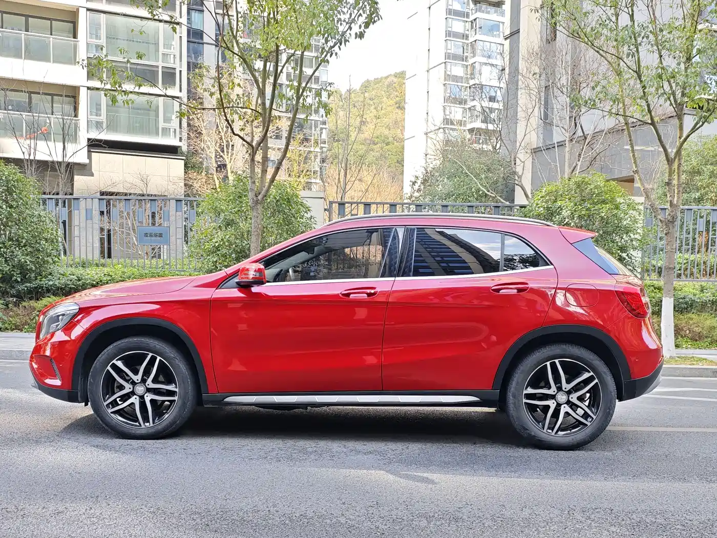 Mercedes-Benz GLA 2015 GLA 220 4MATIC Fashion Edition фото 2