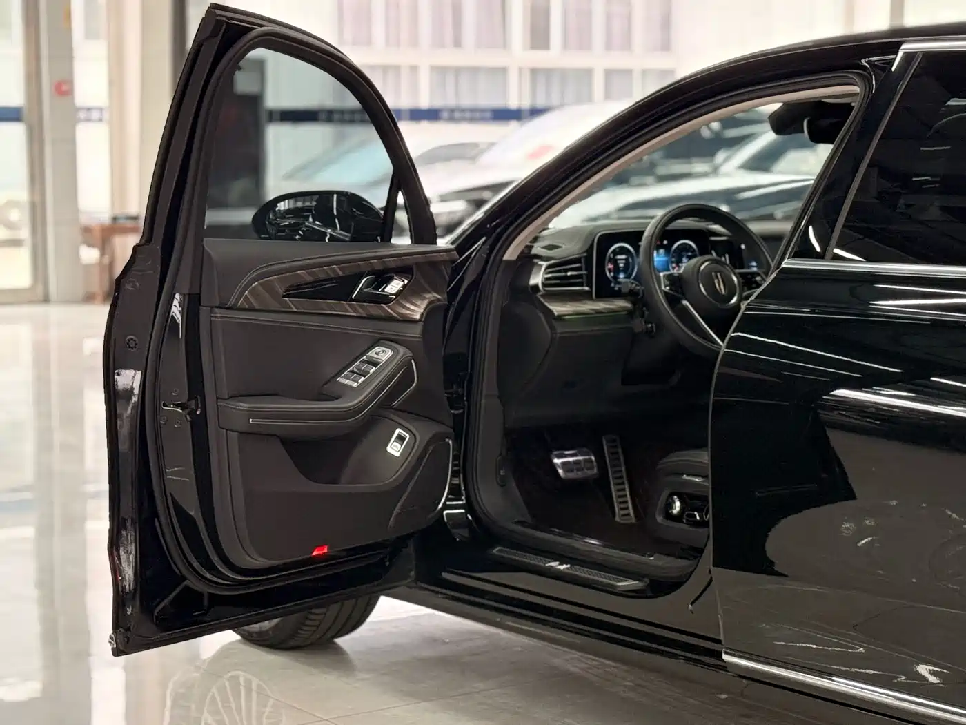 Hongqi H9 2022 2.0T Smart Connect Flag Enjoy Edition фото 6
