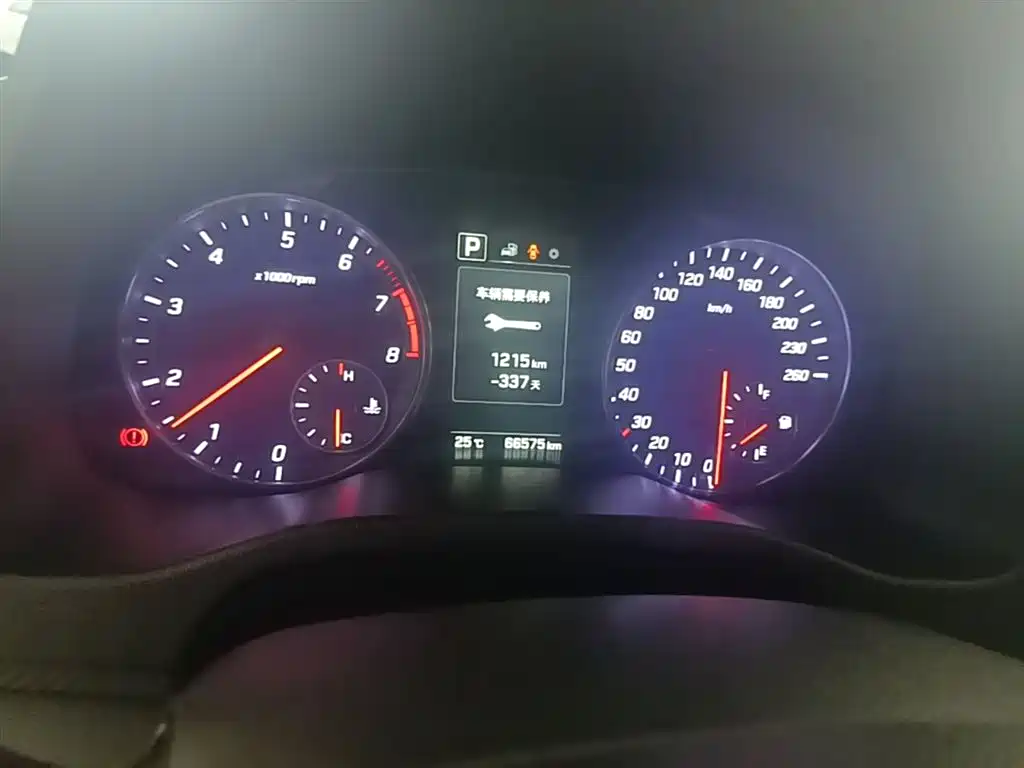 Hyundai Elantra 2018 1.4T DCT Dynamic·Vitality Model фото 12
