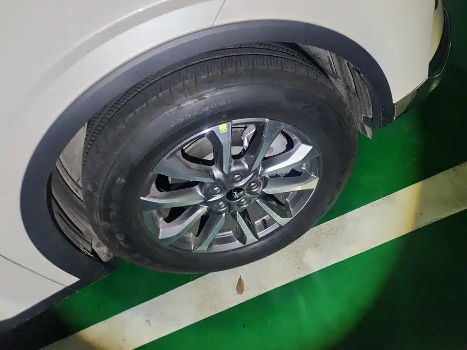 Фото 6 - Ford Edge
