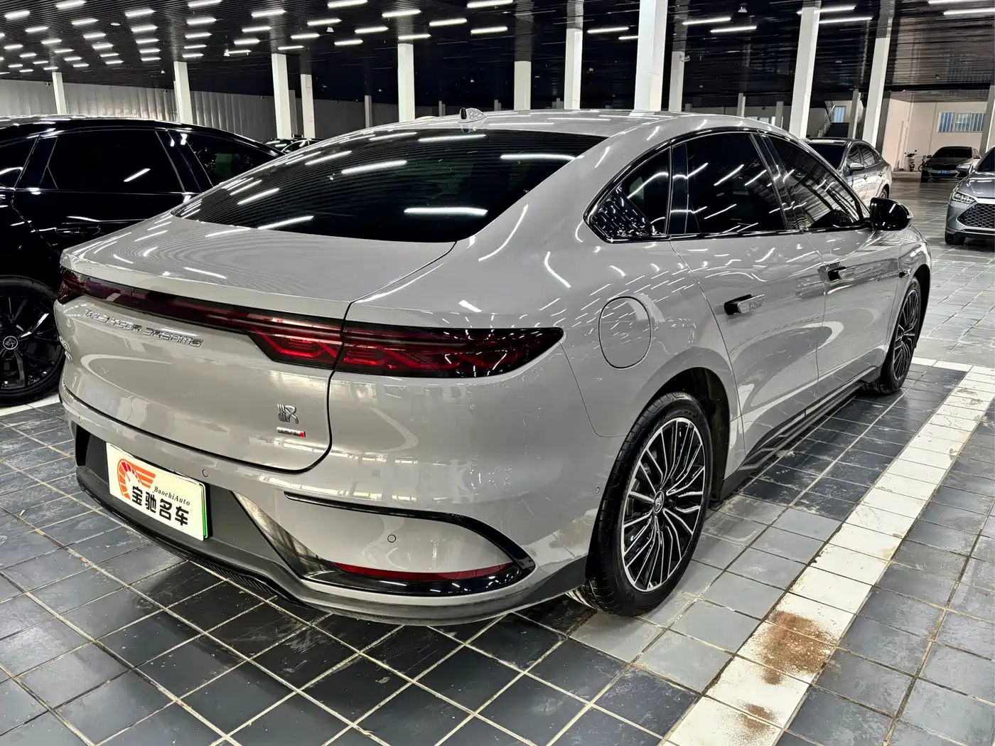 BYD Han 2025 DM-i 125KM LiDAR Smart Driving фото 16