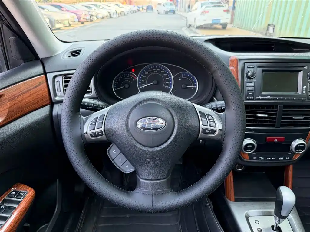 Subaru Forester 2011 2.0XS Automatic Luxury Navigation Edition фото 5