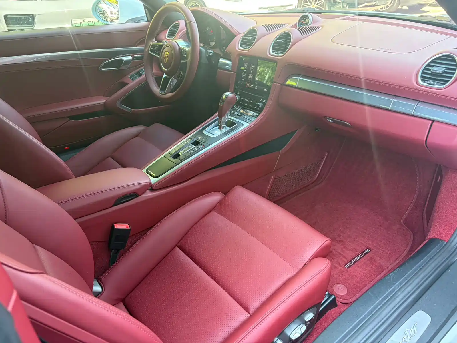Photo 14 - Porsche 718