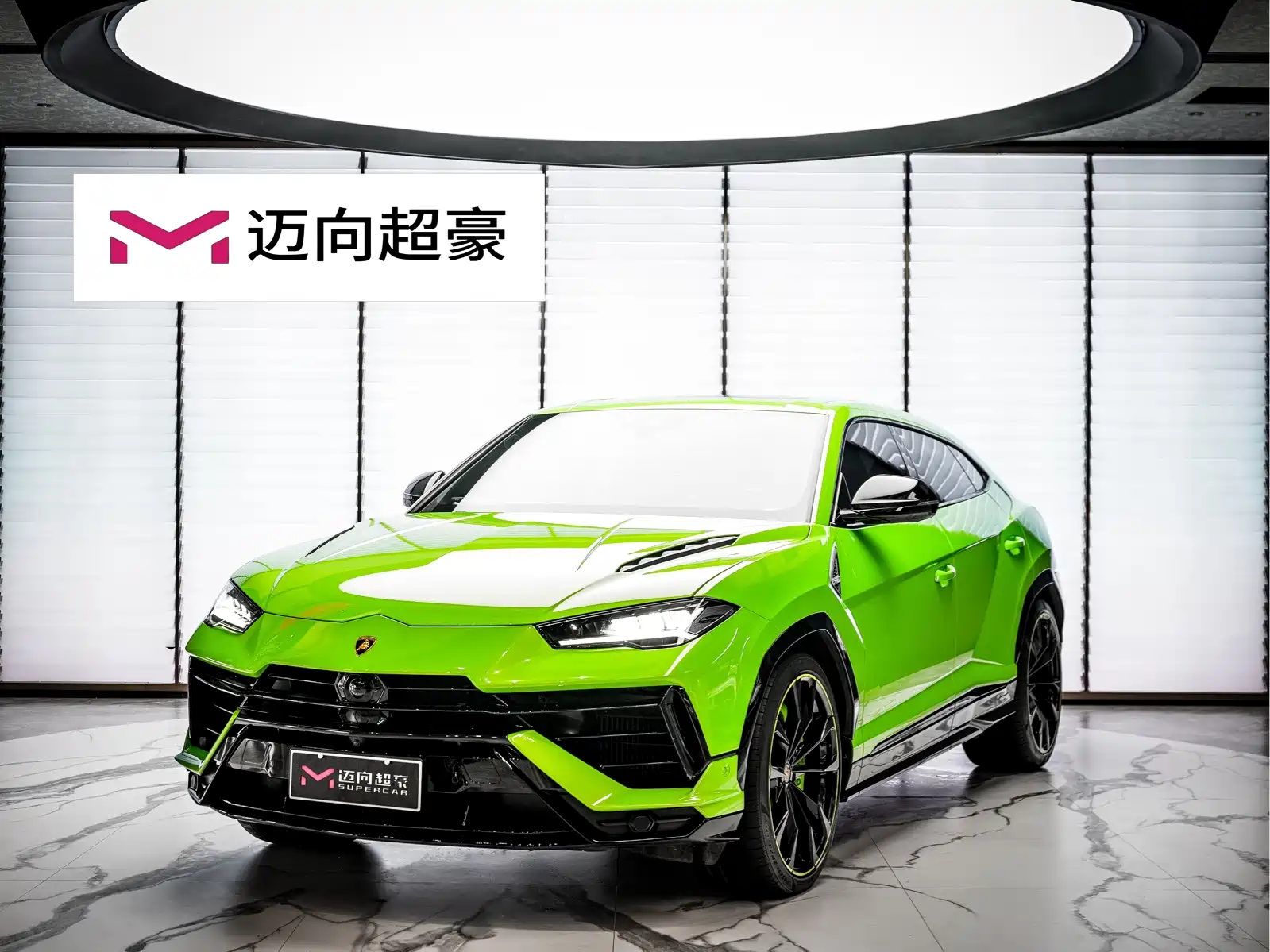 Фото 1 - Lamborghini Urus