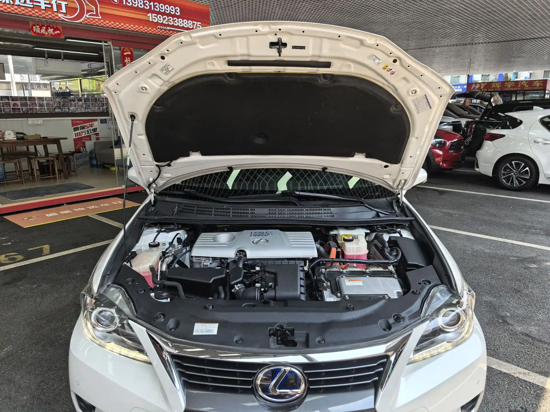 Фото 3 - Lexus CT