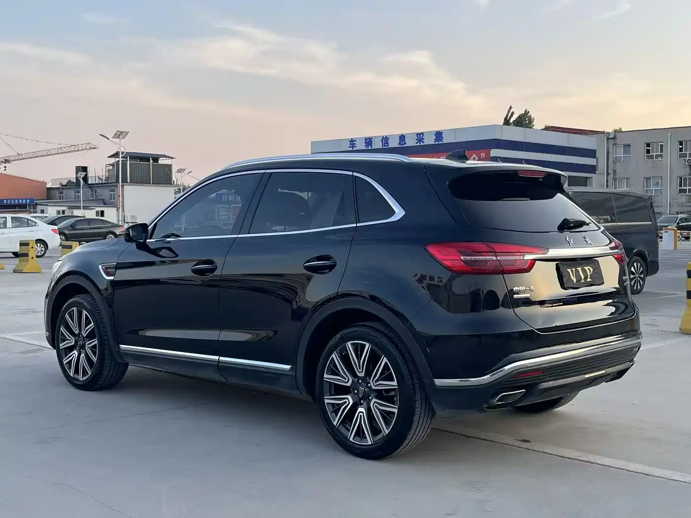 Hongqi HS5 2022 Facelift 2.0T Smart Flag Enjoyment AWD Edition фото 4