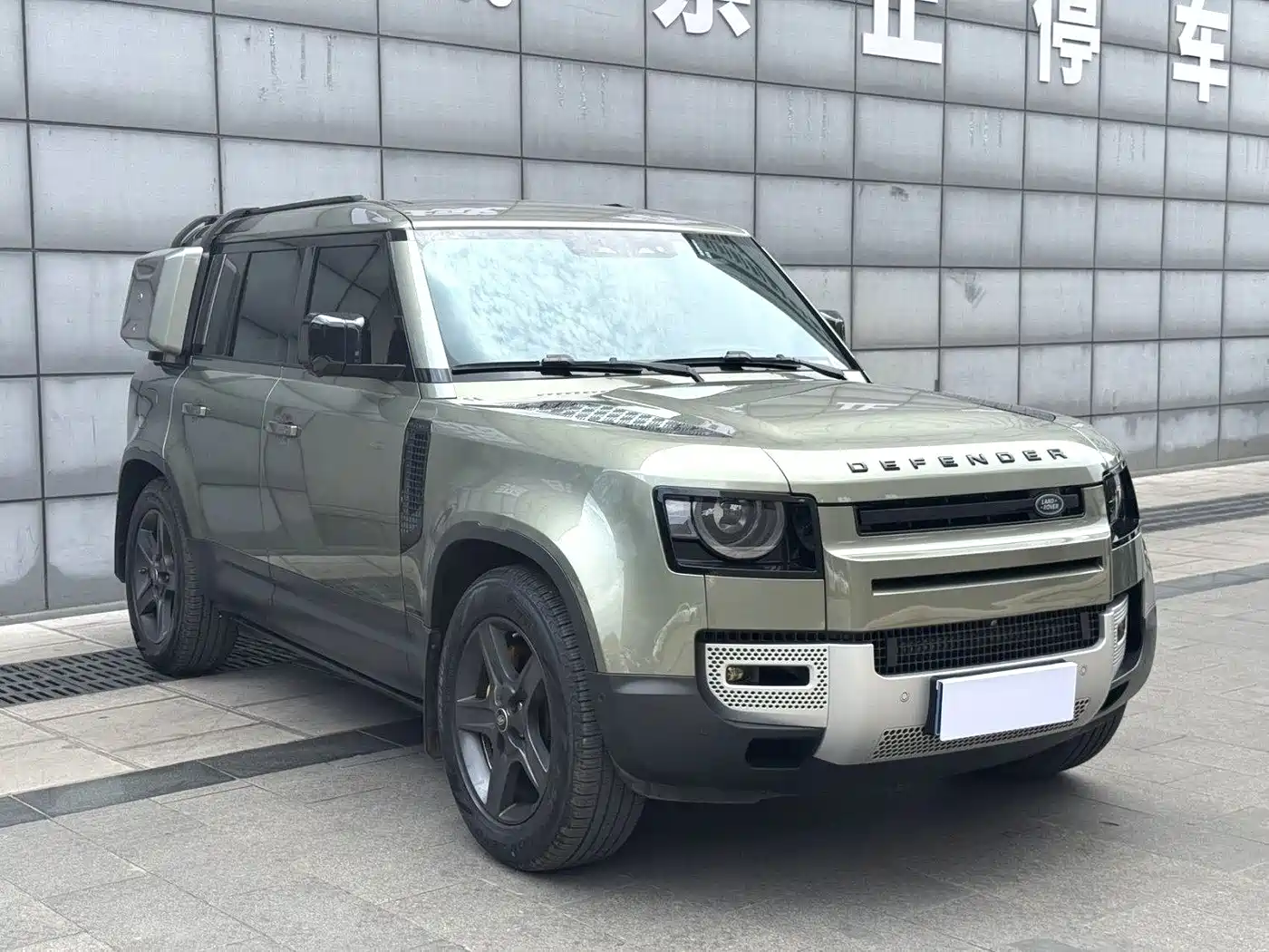Land Rover Defender 2021 110 P400 SE фото 3