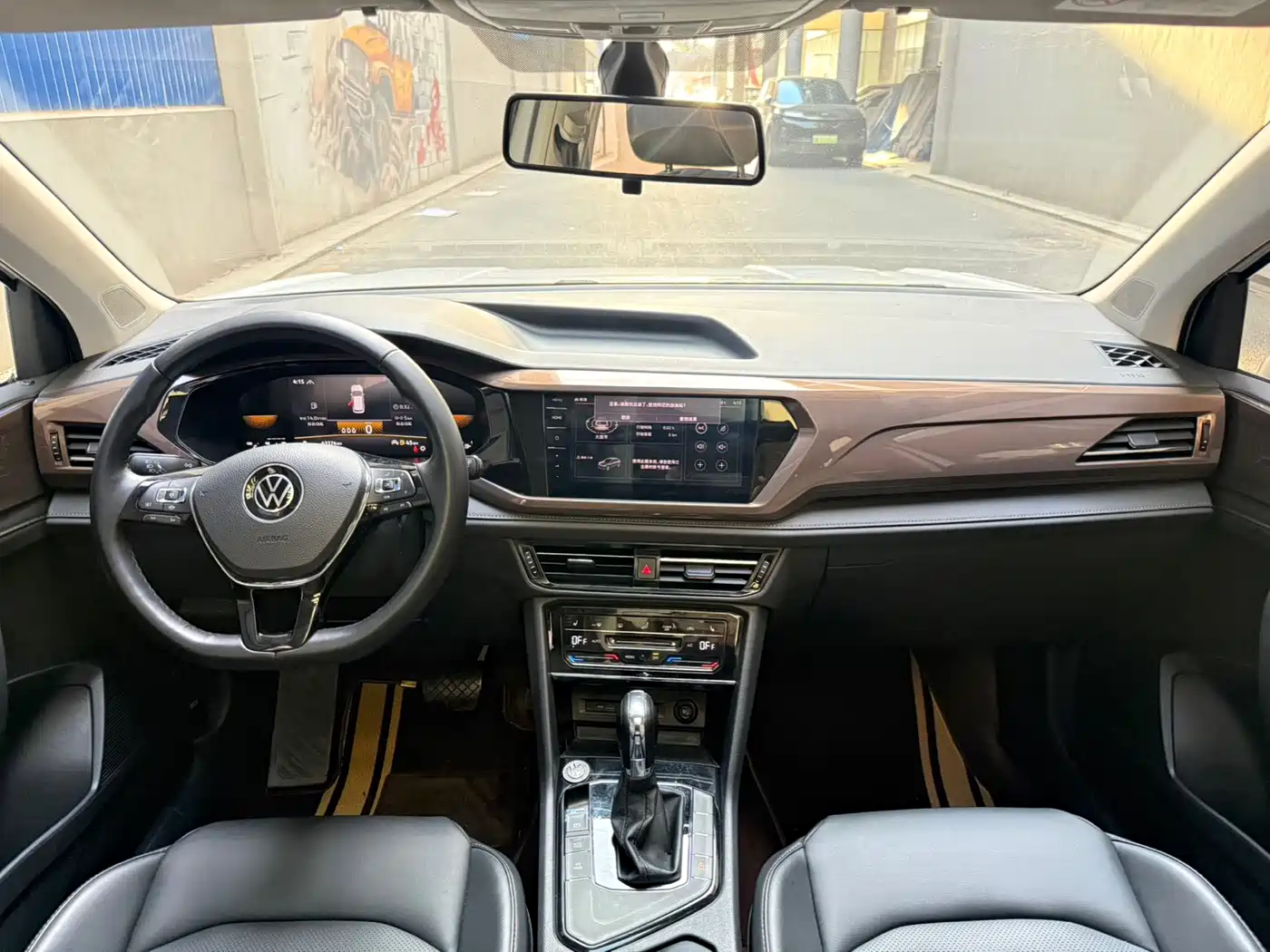 Volkswagen Tharu 2022 280TSI FWD Luxury Edition фото 8