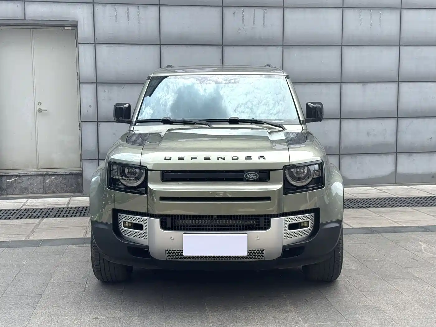 Land Rover Defender 2021 110 P400 SE фото 2