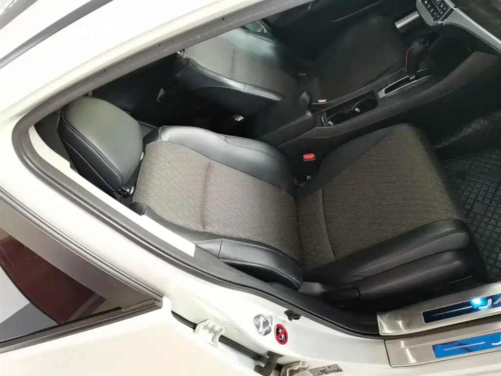 Honda Jade 2019 2017 1.8L Automatic Comfort Edition 5-seater