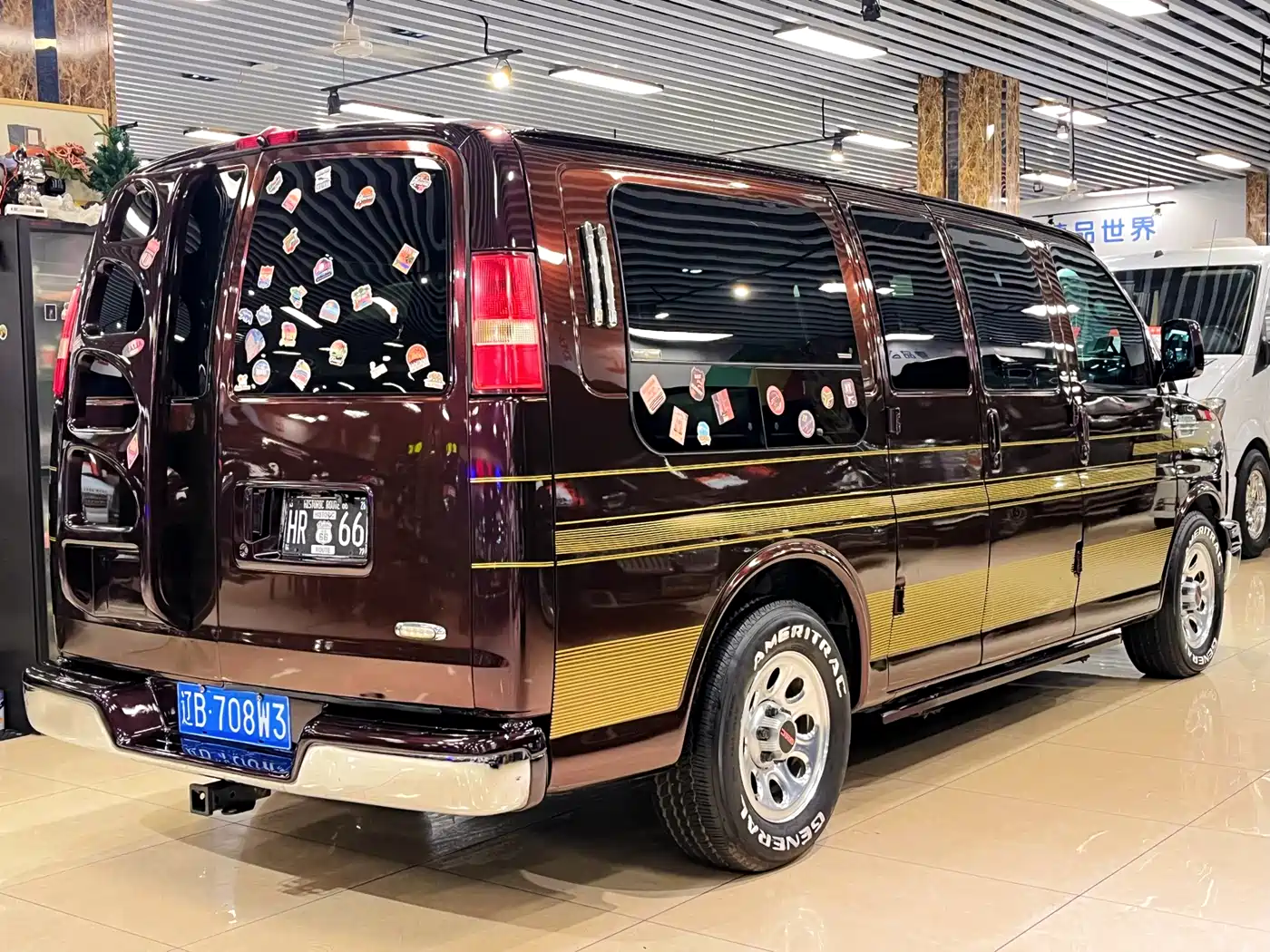 GMC Savana 2015 5.3L AWD Executive Edition фото 8