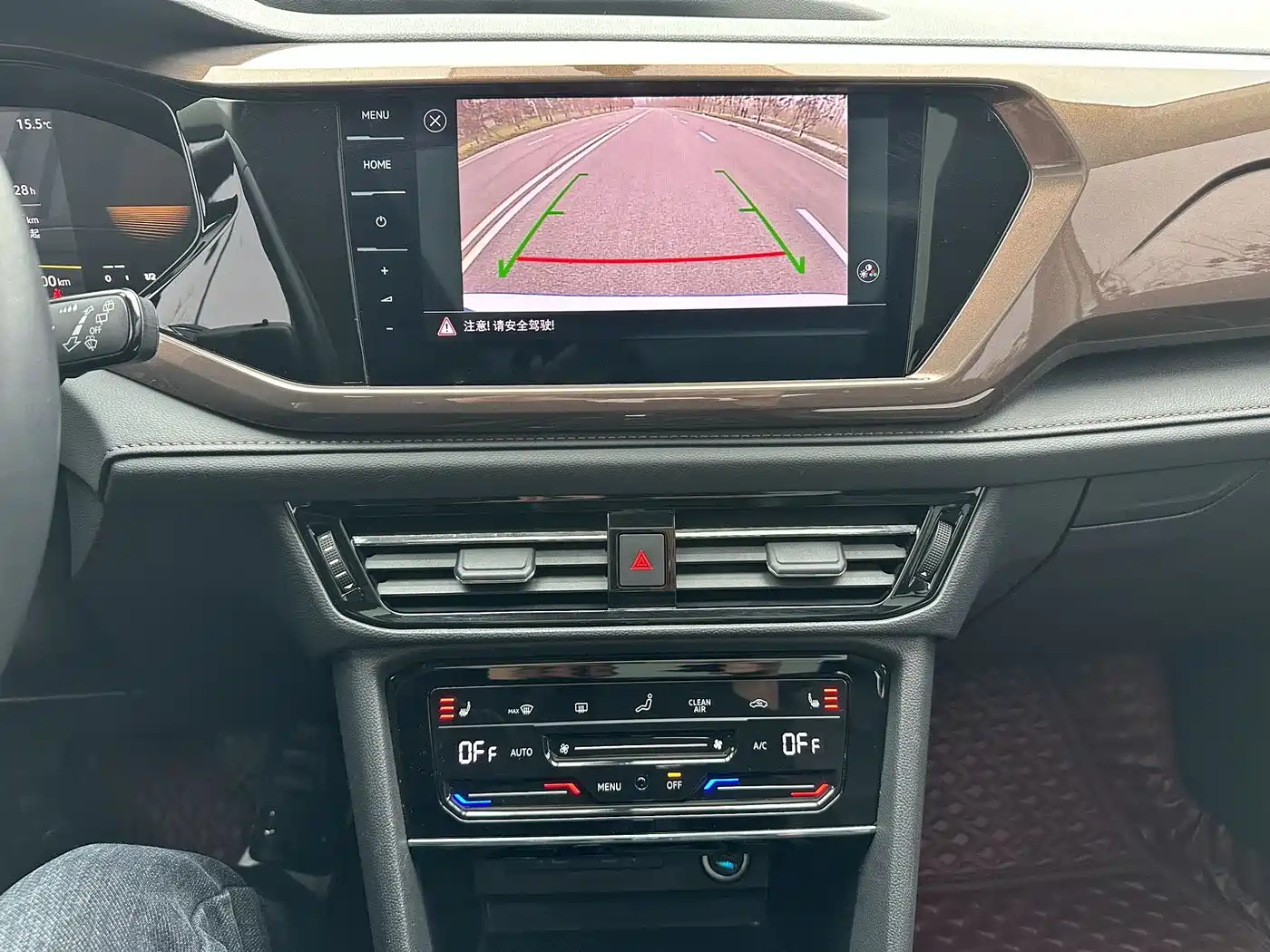 Volkswagen Tharu 2022 280TSI FWD Luxury Edition фото 12