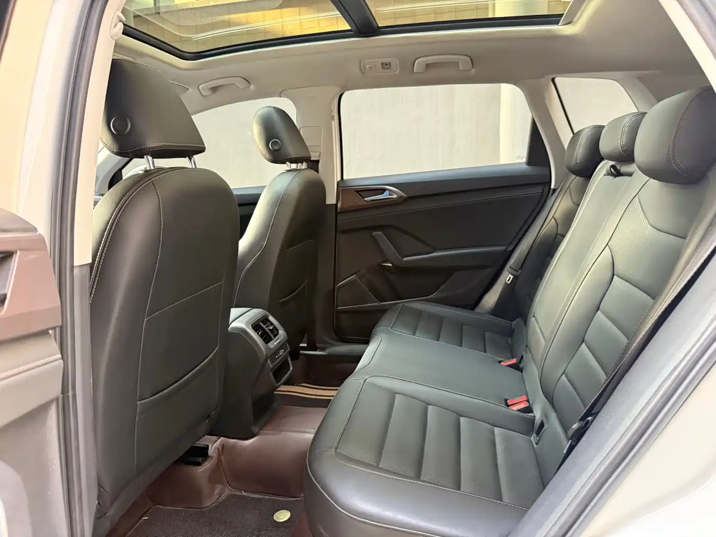 Volkswagen Tharu 2022 280TSI FWD Luxury Edition фото 10