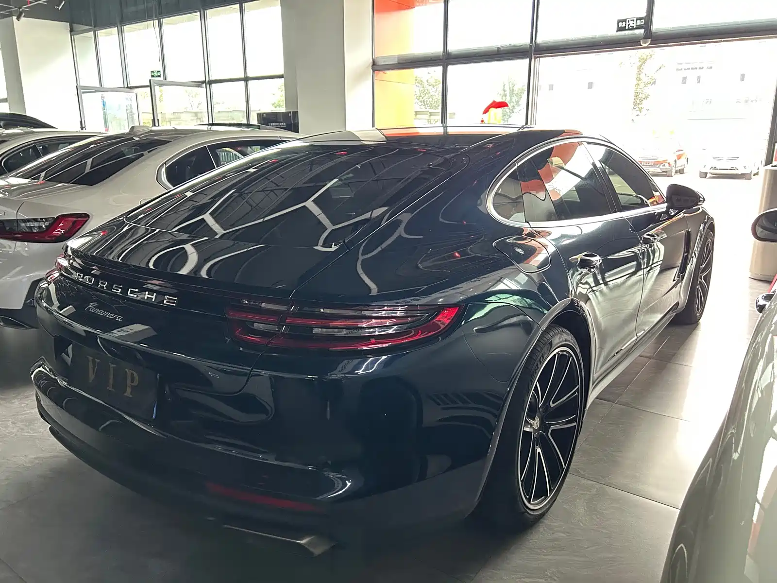 Фото 6 - Porsche Panamera
