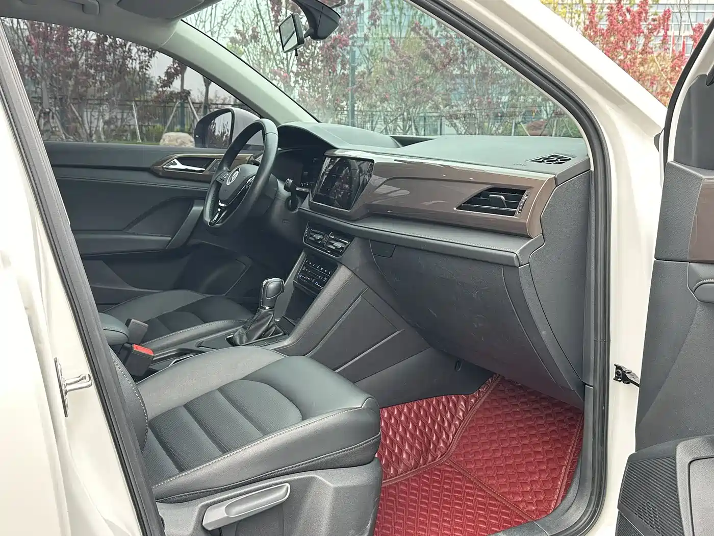 Volkswagen Tharu 2022 280TSI FWD Luxury Edition фото 8