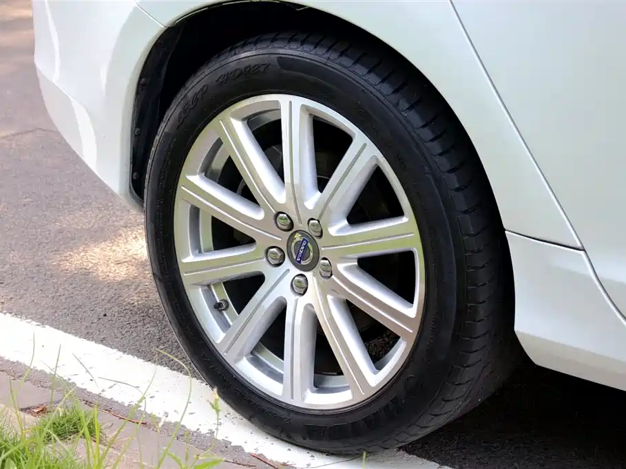 Volvo S60 Plug-in Hybrid 2015 2015 S60L E-Drive Hybrid T6 Wisdom
