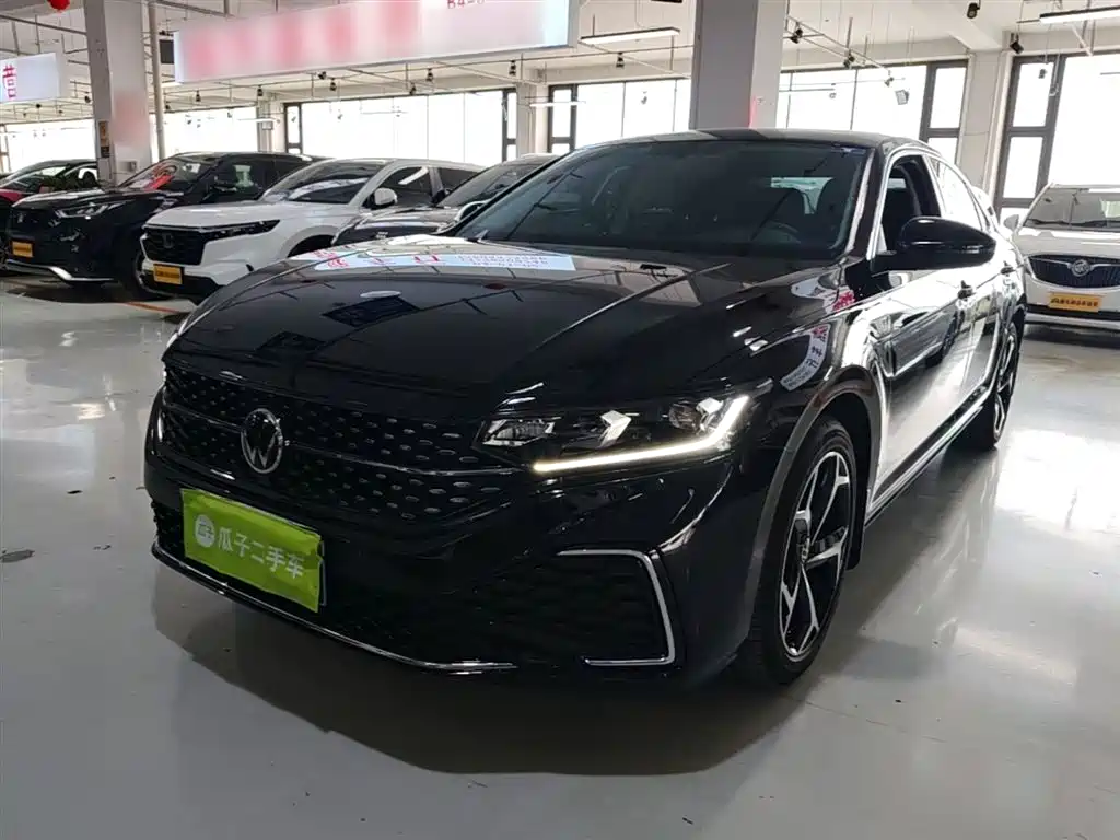 Volkswagen Passat 2025 Outstanding 330TSI Starlight Elite Edition