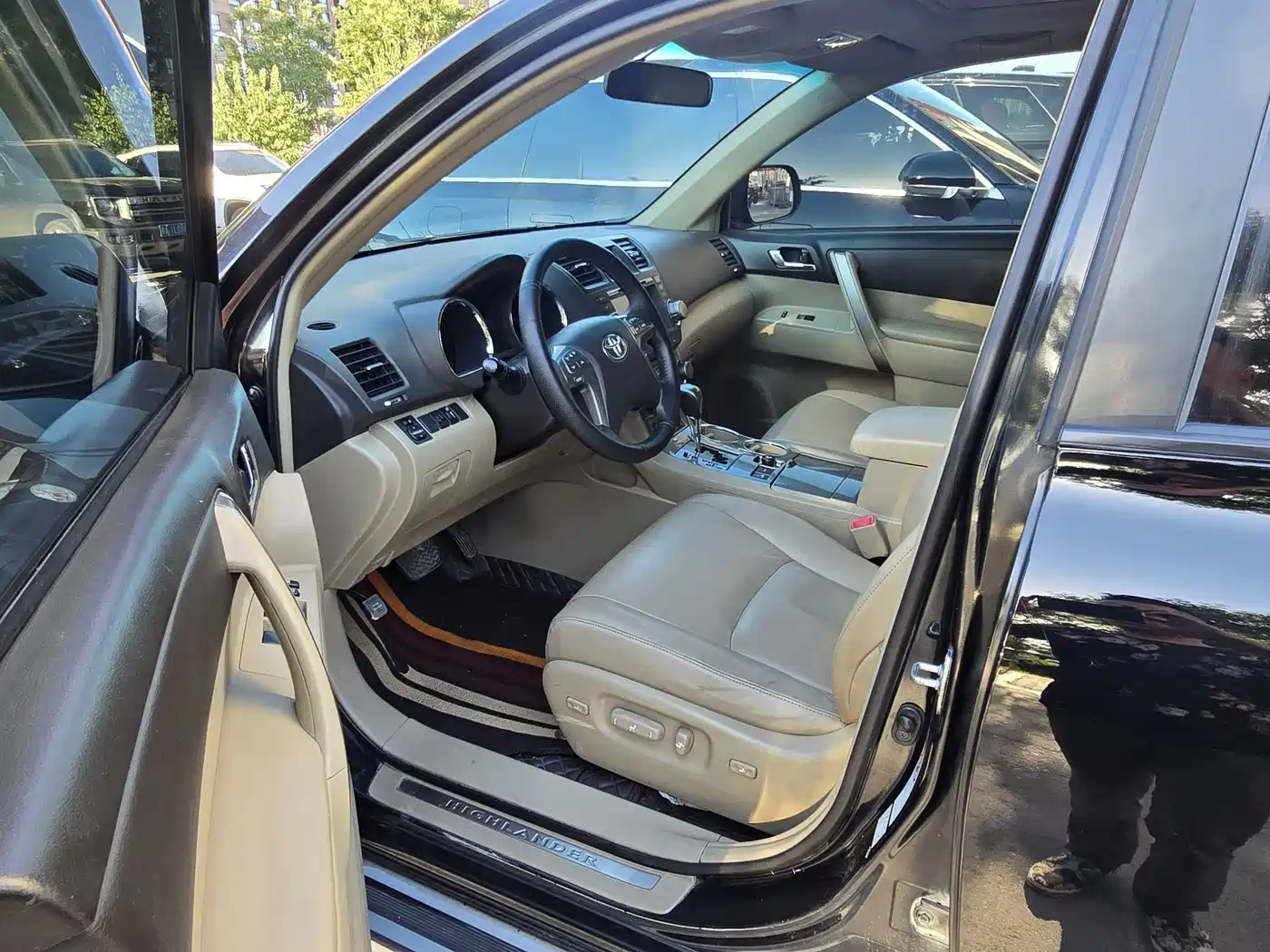 Photo 6 - Toyota Highlander