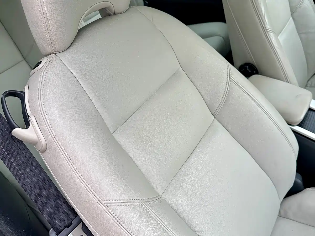 Volvo C30 2013 2013 2.0L Dynamic Edition