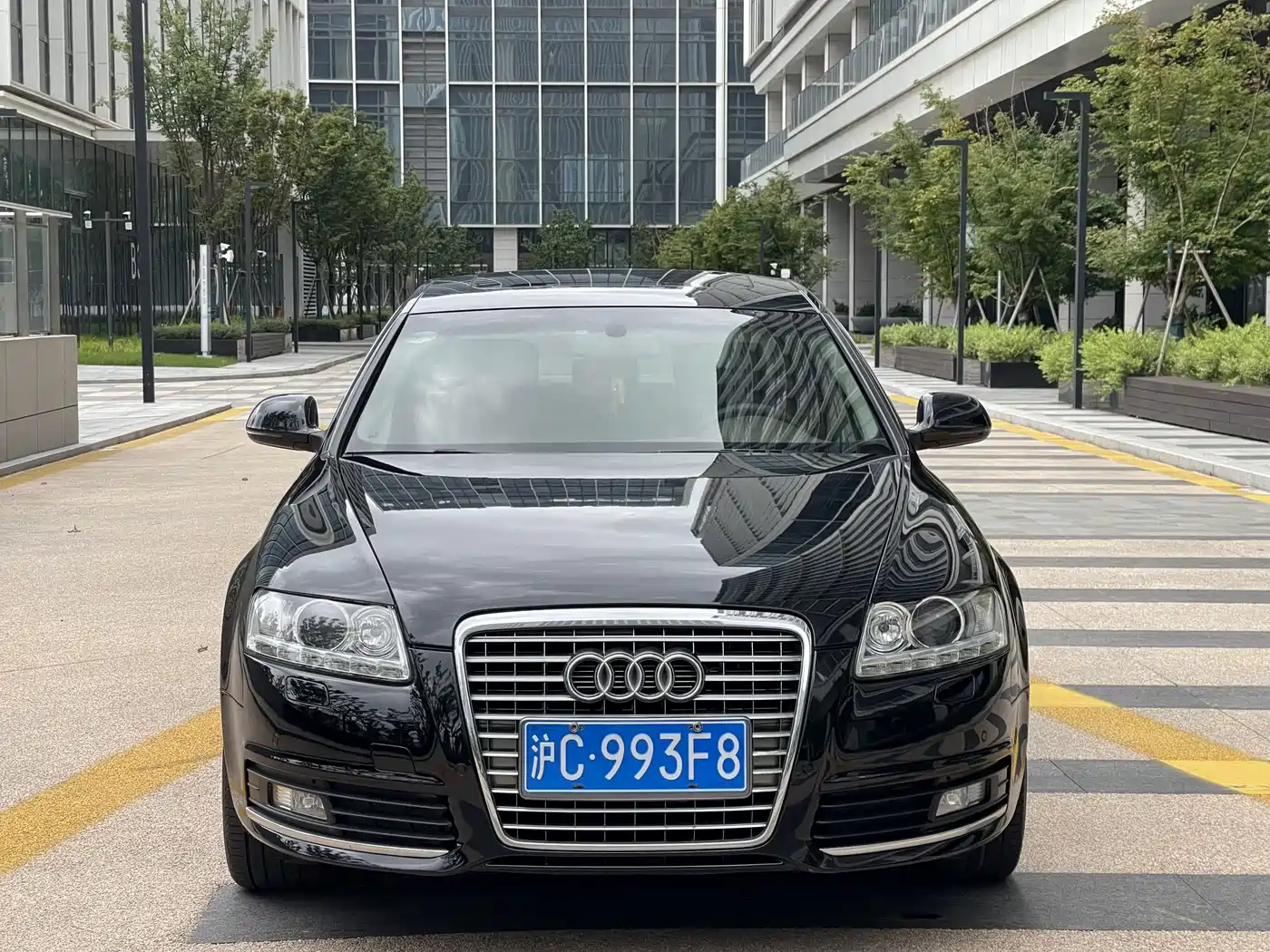 Photo 2 - Audi A6L